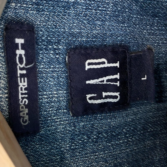 Women’s Gap Jean Jacket Stretch - L - Picture 3 of 4